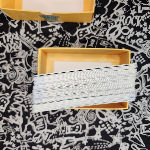 FREE: Cat jokes box of cards - Picture 4 of 4